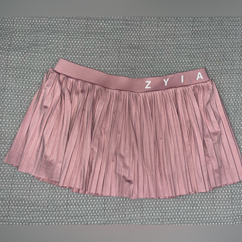 EUC Zyia Dusty Pink Blush Flyer Skirt/Skort with built-in shorts size L 12-14